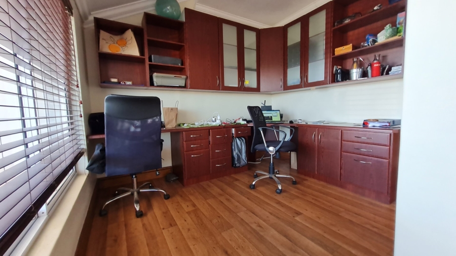 4 Bedroom Property for Sale in Linkside Western Cape